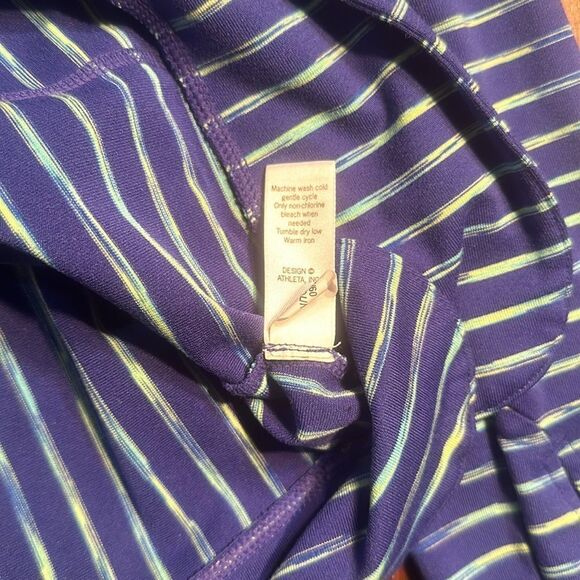 Athleta top M (5200A) - Picture 9 of 10